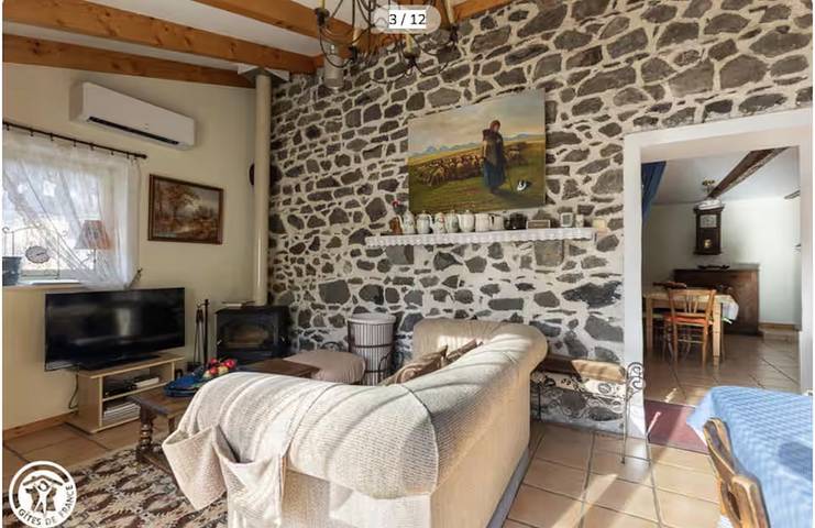 Gîte pour 4 personnes, avec jardin et terrasse à Rochefort-Montagne - 2