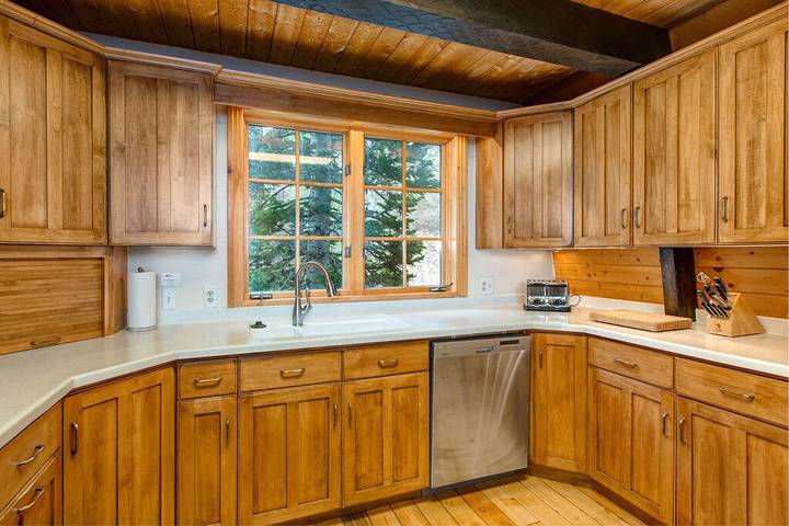 Log cabin for 10 people, with hot tub and balcony in Utah