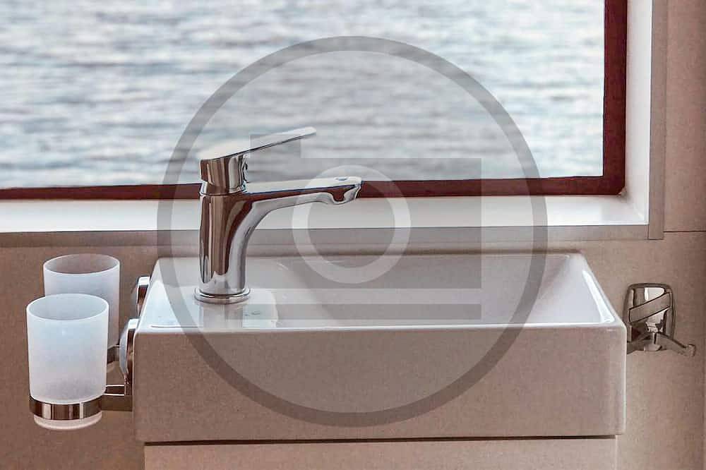 Gemütliches 1-Schlafzimmer-Schiff in Neuruppin in Neuruppin, Ruppiner Seenland