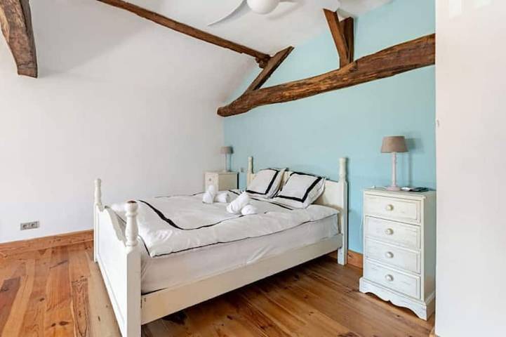Beautiful Villa with Pool + Garden near Biarritz in Auterrive, Béarn
