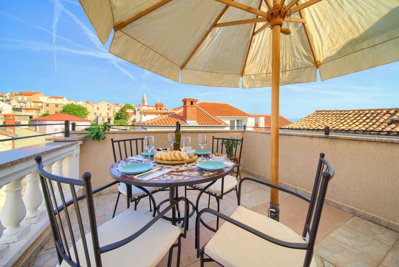 Holiday home with balcony  in Vajavina, Vrbnik