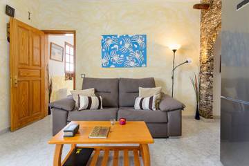 Holiday Apartment for 4 People in Yaiza, Parque Natural de Los Volcanes, Photo 2