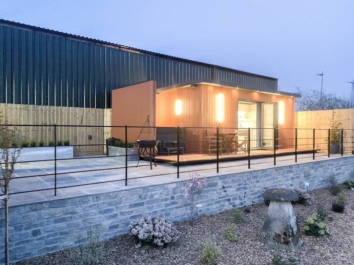 Glamping for 2 people, with garden in South West England