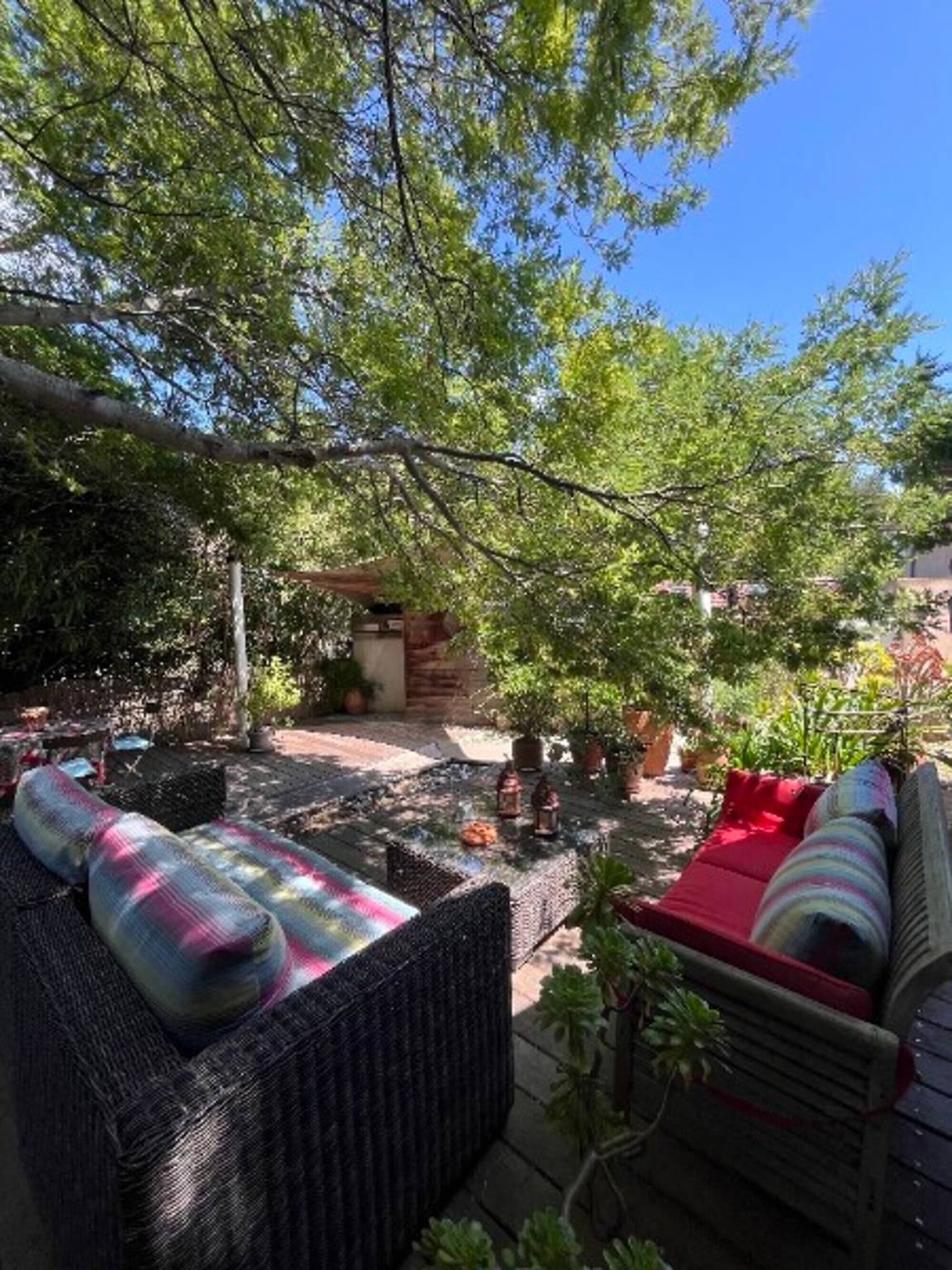 Chambre d’hôtes « Espace Roulotte - Les Toits du Gaou » avec terrasse partagée et Wi-Fi in Six-Fours-les-Plages, Côte méditerranéenne (France)