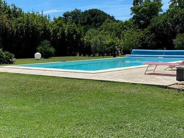 Maison de vacances pour 4 personnes, avec piscine ainsi que jardin et vue dans le Gard