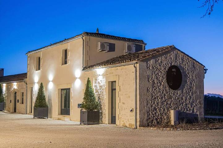 Location de vacances pour 6 personnes, avec Terrasse et Jardin à Vérac