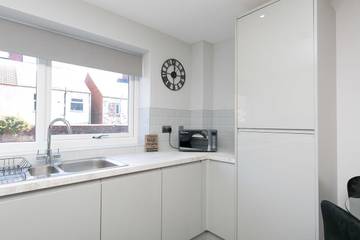 Holiday Rental for 4 People in Merseyside, Photo 2