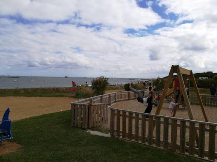 Location de vacances pour 8 personnes, avec jacuzzi ainsi que sauna et jardin dans Plage du Sillon de Talbert - 3
