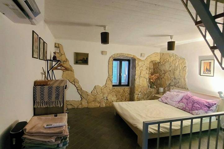 Steinhaus an der Riva in Kastel Novi in Kastel Novi, Kaštela