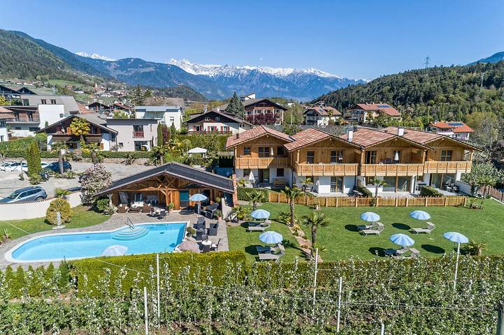 Baita per 4 persone, con giardino e idromassaggio nonché sauna, con animali domestici in Alto Adige