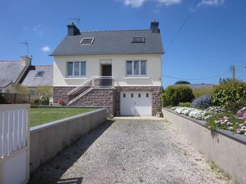 Gîte pour 6 personnes, avec jardin à Plouguiel