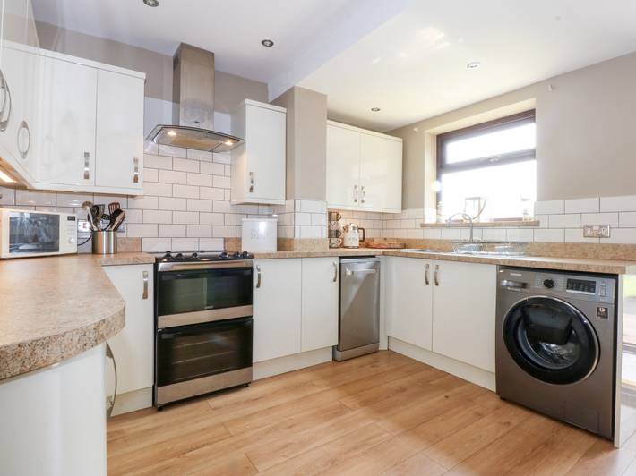 Cottage for 6 people, with garden, with pets in Llanbedrog