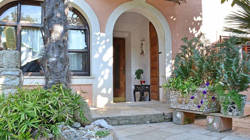 Ferienwohnung für 2 Personen, mit Terrasse, mit Haustier in Veli Losinj