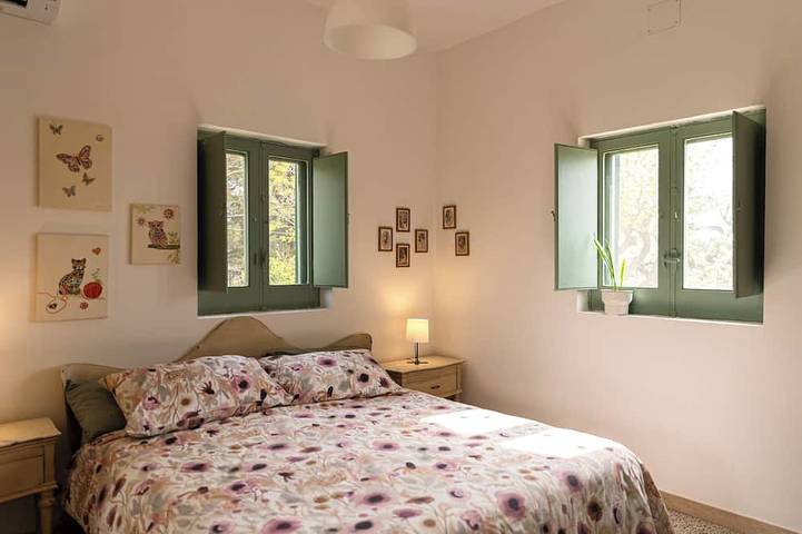 Location de vacances pour 6 personnes, avec terrasse et jardin à Andria - 2