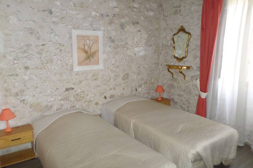 Gite De Caractére En Périgord 'Le four' in Monestier, Périgord Pourpre