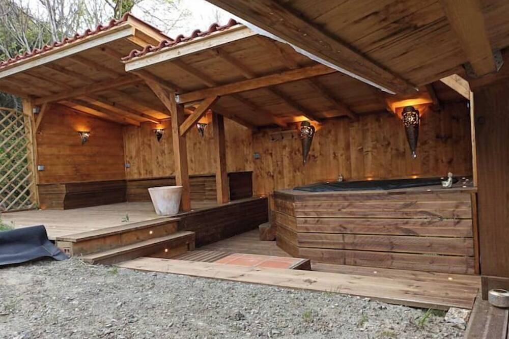 Villa spa relaxation in a green setting in Limoux, Limoux region