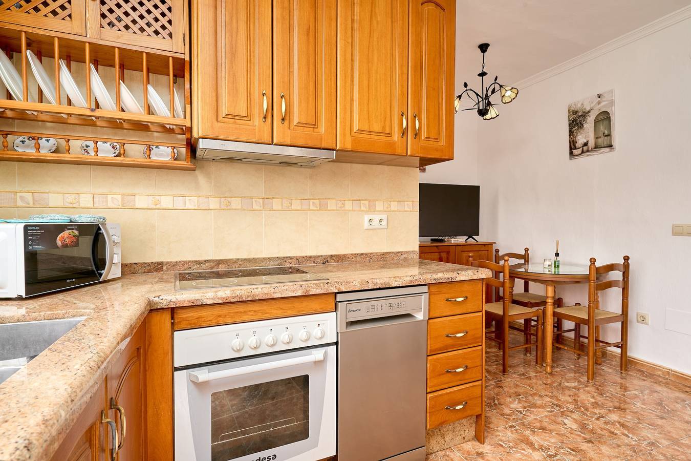 Casa vacacional 'Carmela' con vistas a la montaña, Wi-Fi y aire acondicionado in Frigiliana Road, Frigiliana
