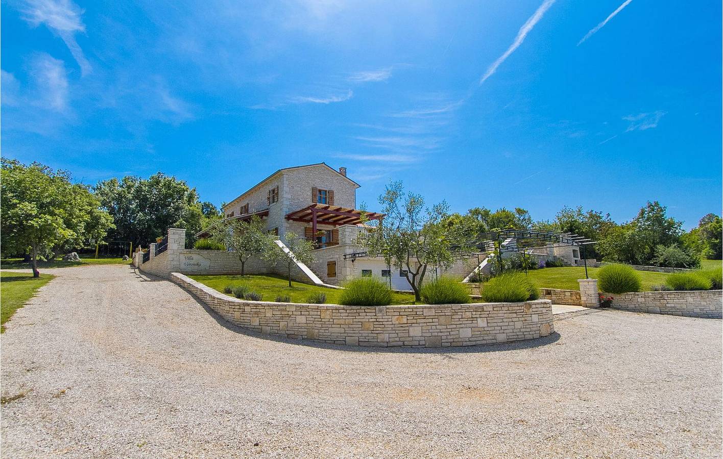 Modernes Apartment mit 2 Schlafzimmern und Pool, 200 m vom Stadtzentrum und 1,5 km von der Küste entfernt in Barban, Südküste Istrien