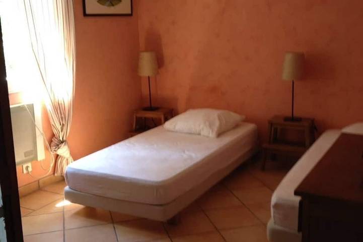 Location de vacances pour 6 personnes, avec balcon et jardin à Cucuron - 3