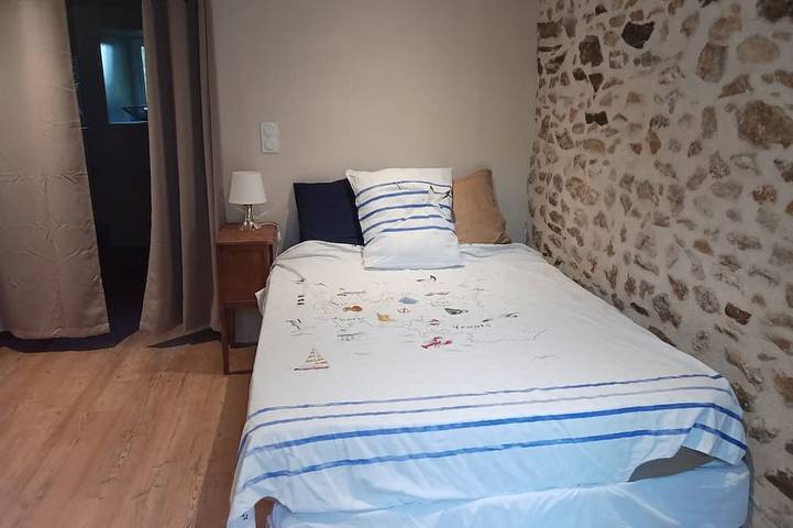 Location de vacances pour 8 personnes, avec terrasse et jardin à Mohon - 2