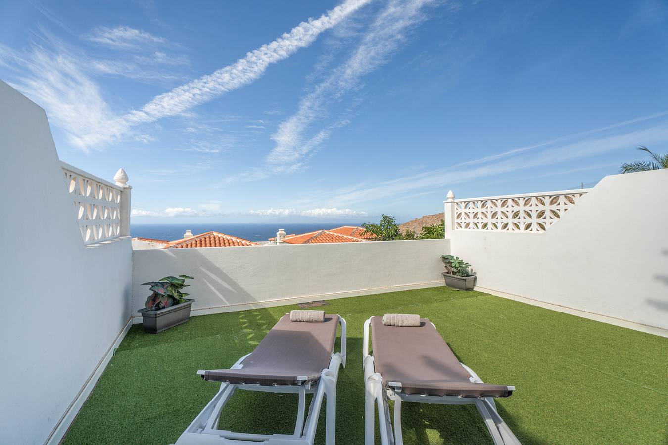 Entire apartment, Vacation Apartment 'Ocean View Costa Adeje' with Sea View, Private Terrace and Wi-Fi in Adeje, South Tenerife