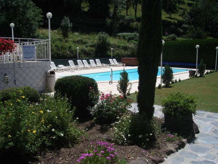 Hôtel pour 2 personnes, avec vue ainsi que jardin et piscine, animaux acceptés à Chaudes-Aigues - 4