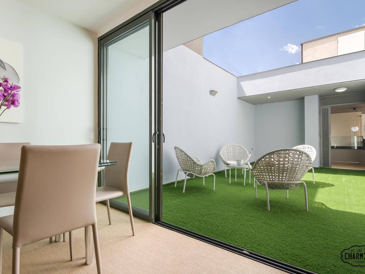 Apartamento vacacional entero, Apartamento Dúplex con patio privado, 2 dormitorios, 2 baños, in Centro (Madrid), Madrid