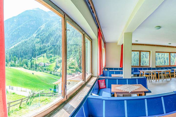 Ferienhaus für 34 Personen, mit Terrasse und Ausblick im Pitztal - 4