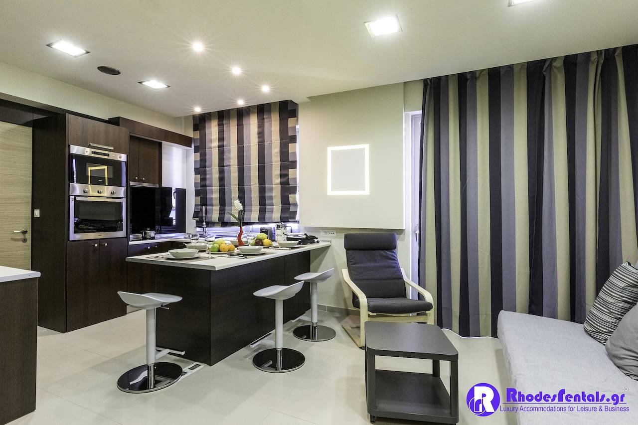 Entire apartment, Rhodes Central Suite in Rhodos City, Rhodes