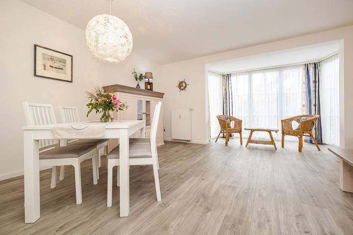 Ferienwohnung für 4 Personen, mit Terrasse und Garten in Zingst