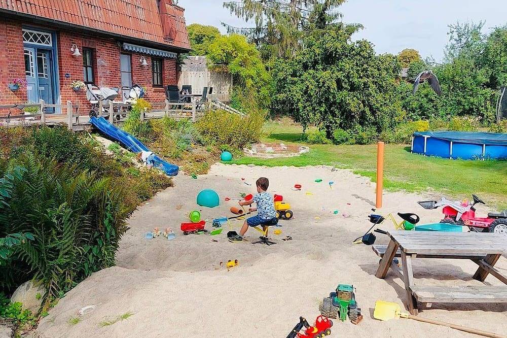 Ganze Wohnung, Nr 5 Ferienwohnung, Maisonette, 2 Schlafzimmer - Clasen, Gästehaus in Berkenthin, Kreis Herzogtum Lauenburg