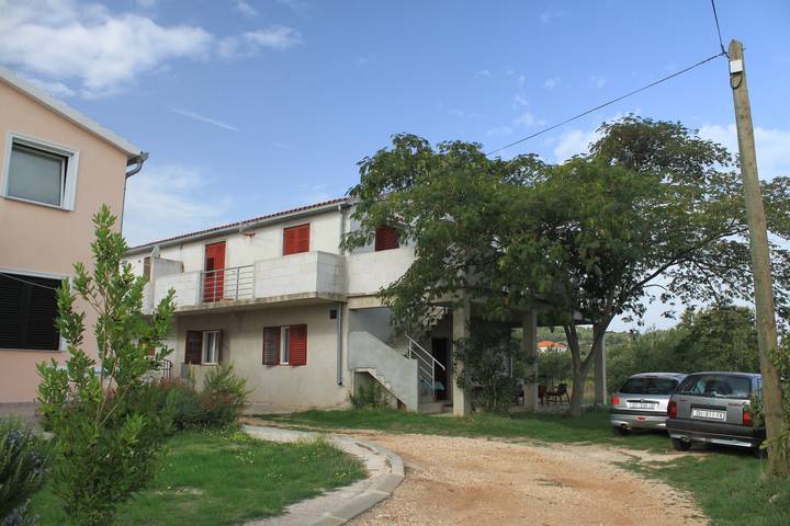 Ganze Wohnung, 1-Zimmer-Ferienwohnung mit Terrasse und Meerblick Mrljane, Pasman -a in Nevidane, Pasman