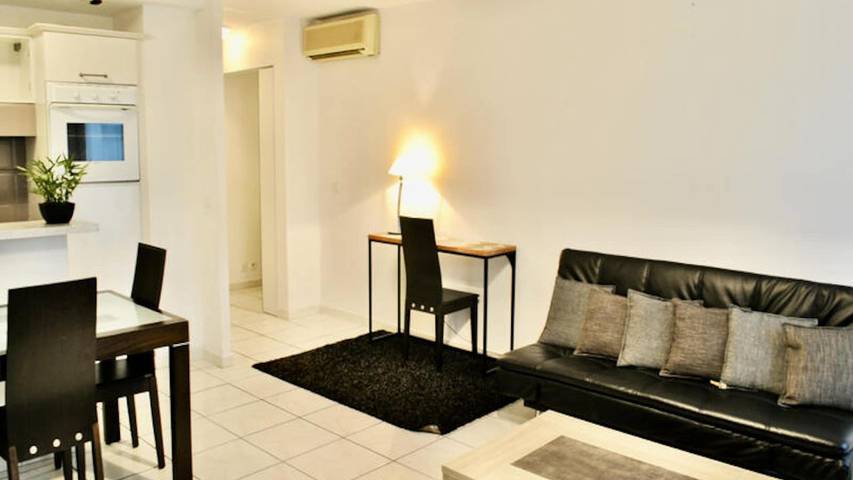 Gîte pour 5 personnes, avec balcon dans Gare De Cannes - 2