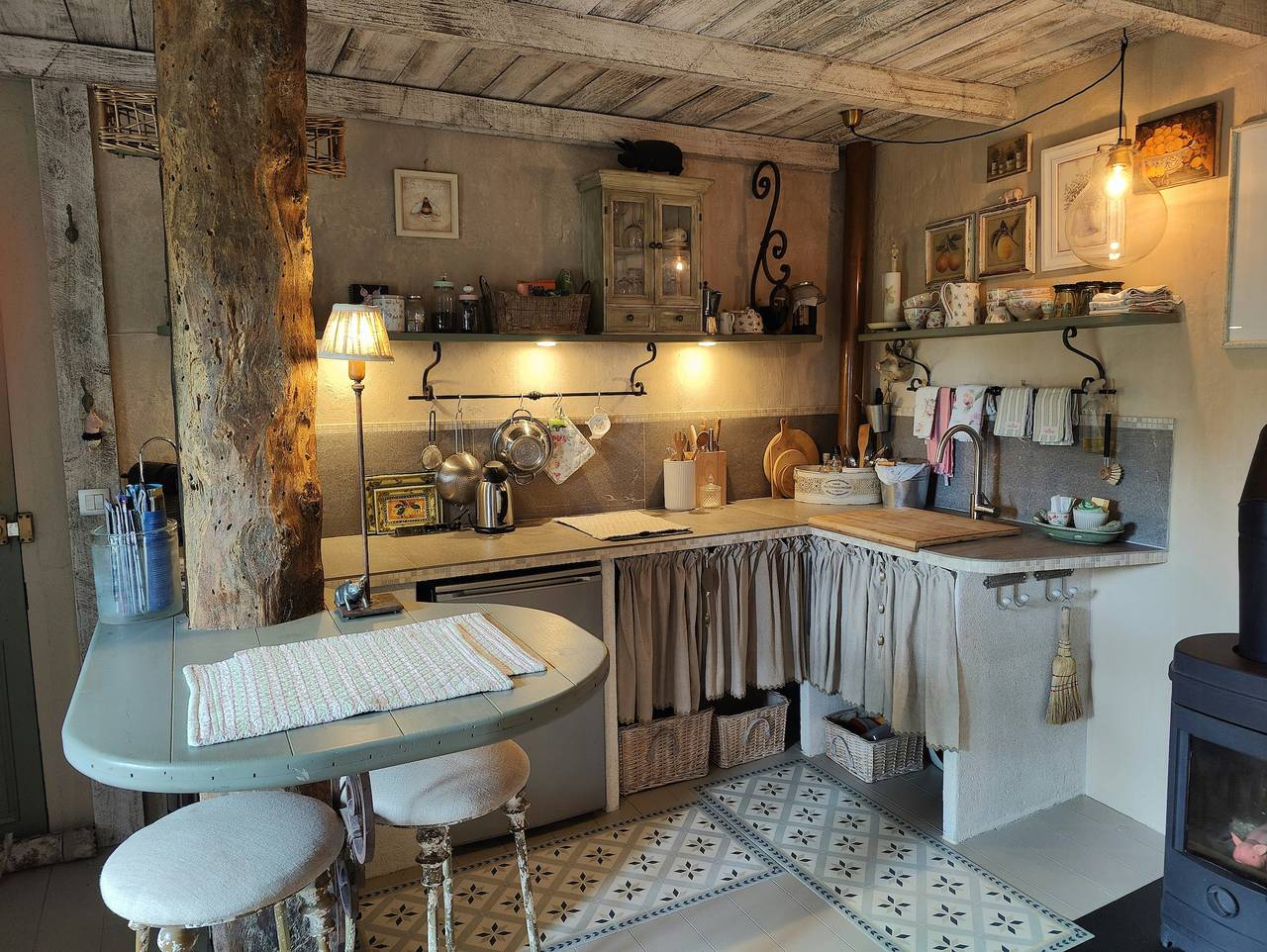 Provençaals appartement bij Saint-Paul de Vence in Roquefort-les-Pins, Cannes regio
