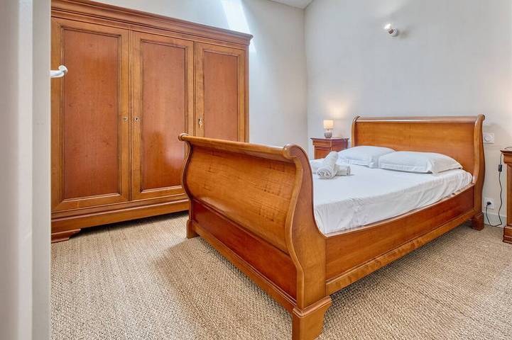 Location de vacances pour 12 personnes, animaux acceptés à Saint-Germain-du-Salembre - 3