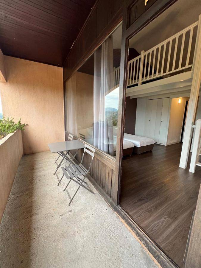 Hôtel pour 4 personnes, avec jardin et piscine à Gilette - 2