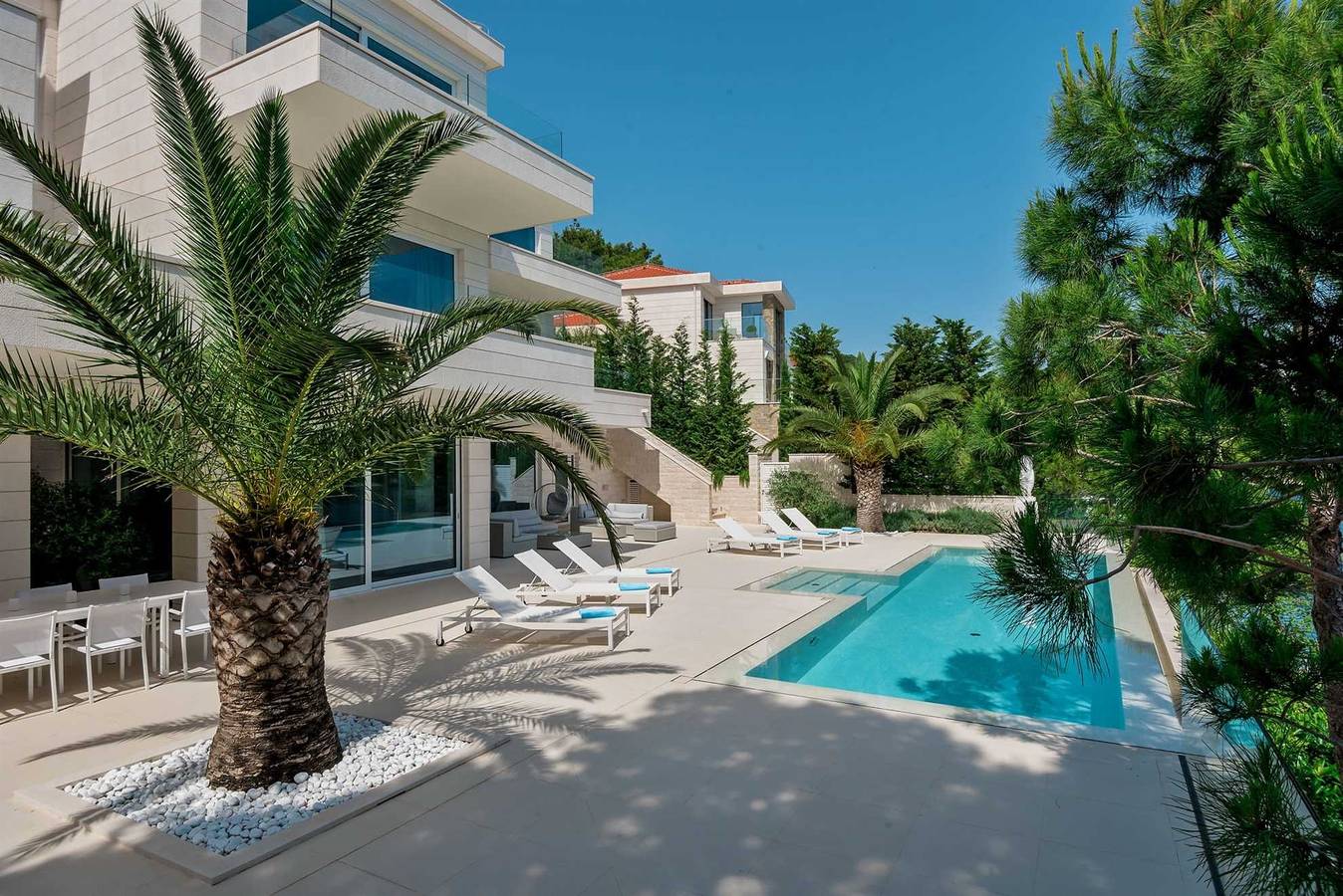 Villa Seven Sins mit Pool am Strand in Selca, Povlija, Selca und Sumartin
