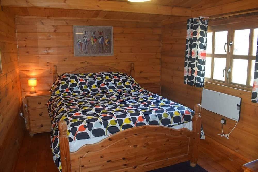 'Oak Lodge' Littlebourne, Canterbury (hot tub) in Kent