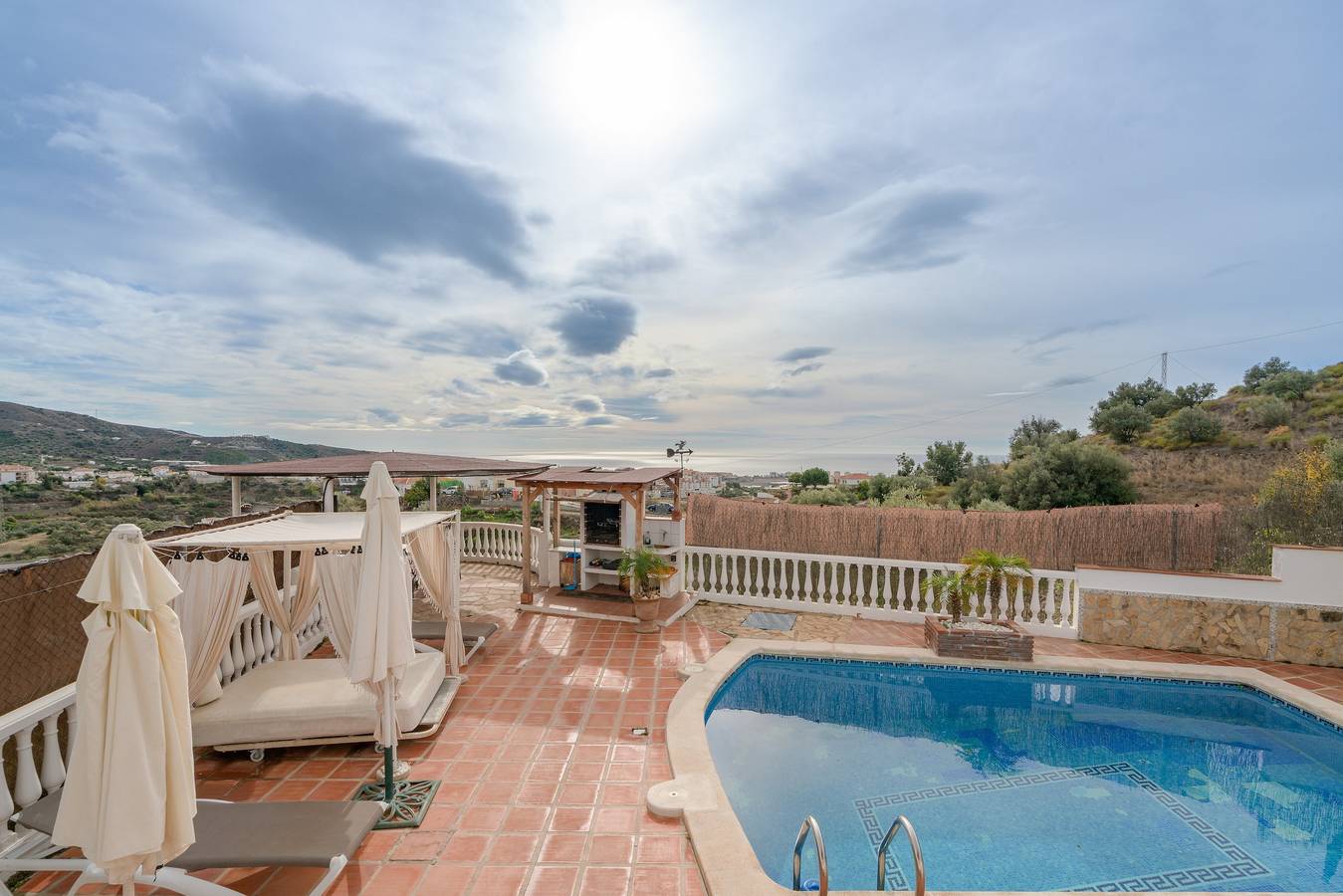 Preciosa casa de vacaciones "Villa Padial" con vistas al mar, vistas a la montaña, Wi-Fi in Torrox, Costa del Sol
