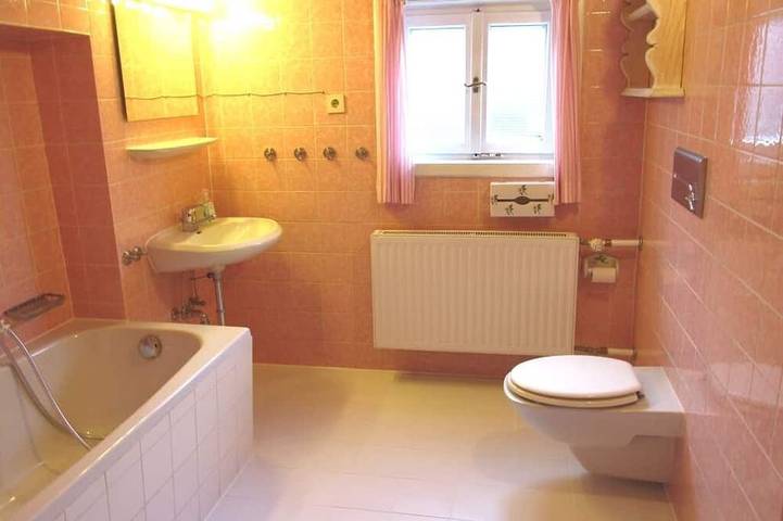 Ganze Wohnung, Die malerische Ferienwohnung im Herzen von Bad Wiessee (94 qm) bis 5 Personen in Bad Wiessee, Bayerische Alpen