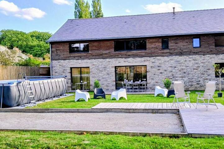 Location de vacances pour 10 personnes, avec terrasse et jardin à Treillières