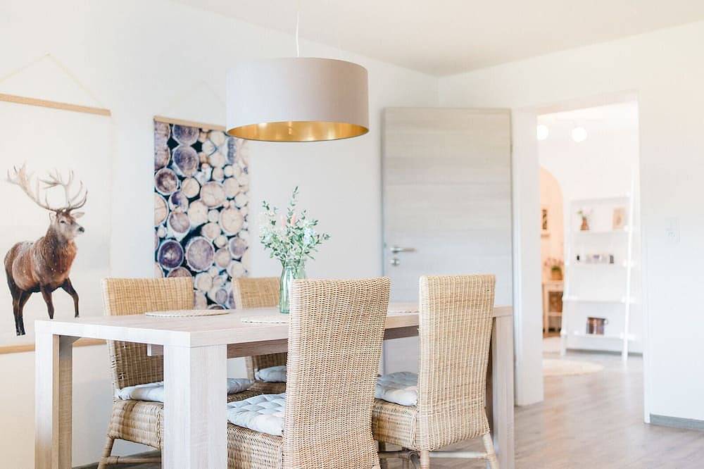 Ganze Wohnung, Ferienwohnung - Haus am Sonnenhang mit gemütlichem Balkon und toller Aussicht in Wertach, Bayerisch Schwaben