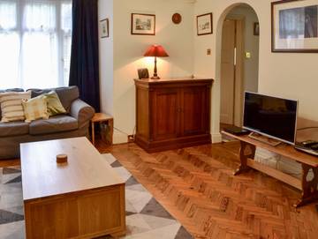 Holiday Rental for 8 People in Wroxham, Norfolk, Photo 1