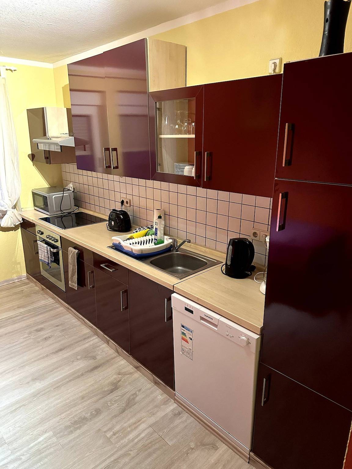 Ganze Wohnung, Großes Apartment für 3-11 Gäste im Raum Halle-Leipzig in Landsberg (Saalekreis), Saale-Unstrut Region