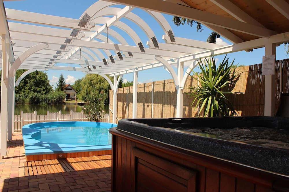 Ferienhaus direkt am Fluss mit Pool und Whirlpool in Békésszentandrás, Szarvasi járás