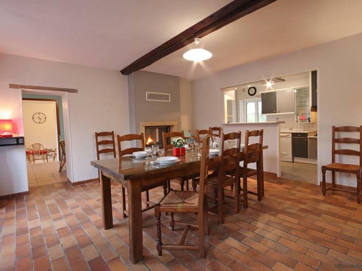 Gîte pour 12 personnes, avec jardin à La Mesnière