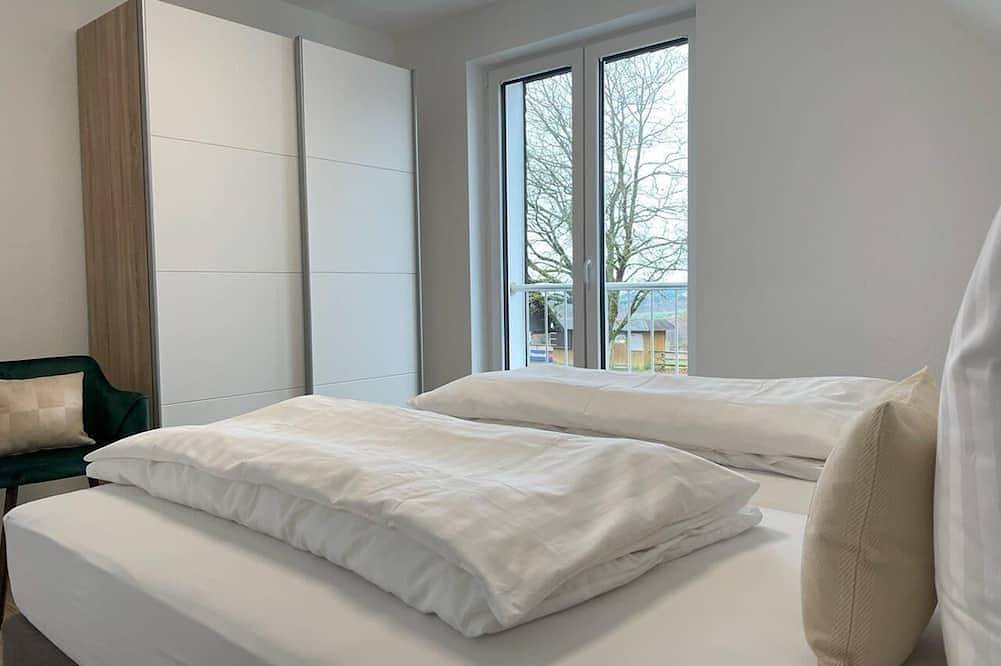 Geheel appartement, Vacation apartment Hunaublick (70sqm) with balcony southwest and 2 bedrooms in Altastenberg, Hochsauerlandkreis