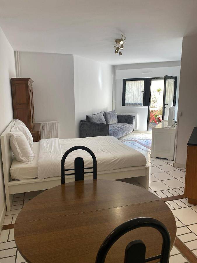 Appartement de vacances pour 2 personnes, avec jardin et vue ainsi que terrasse et vue sur le lac à Créteil