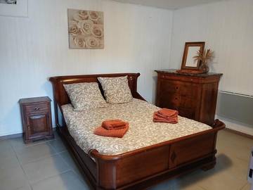 Gîte pour 2 personnes, avec terrasse, animaux acceptés à Montferrer
