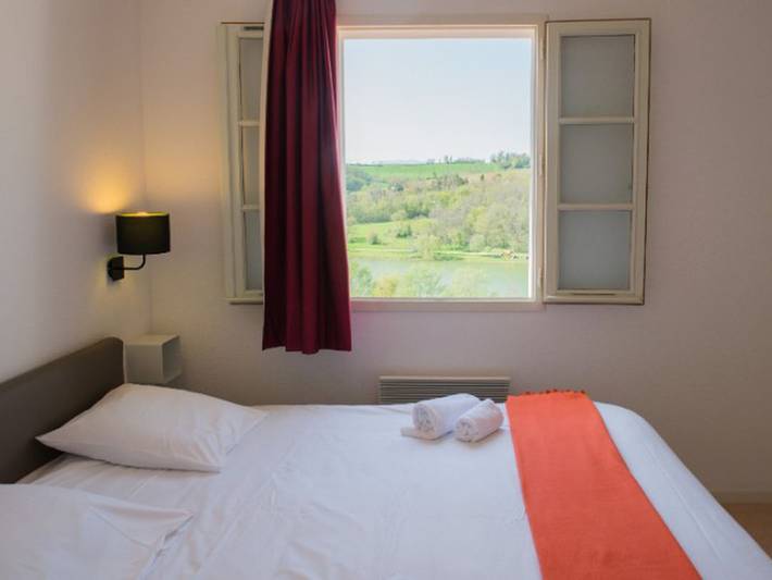 Location de vacances pour 8 personnes, avec terrasse et piscine, animaux acceptés à Carla-Bayle - 3